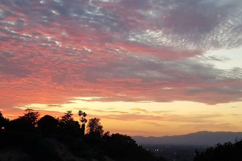 Modern Guest House Nestled In The Hollywood Hills With Huge Deck And Wow Views! Los Angeles Eksteriør bilde